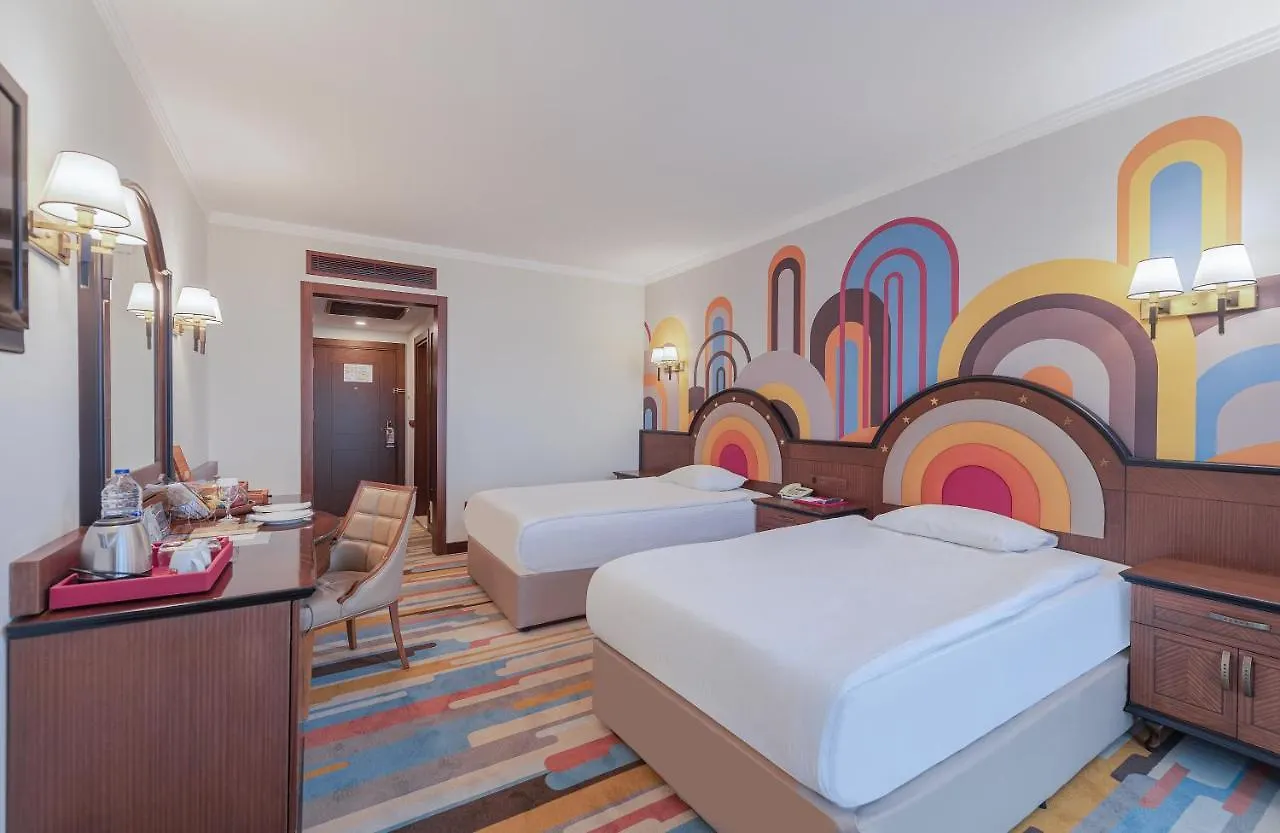 Megasaray Westbeach Antalya 5*,